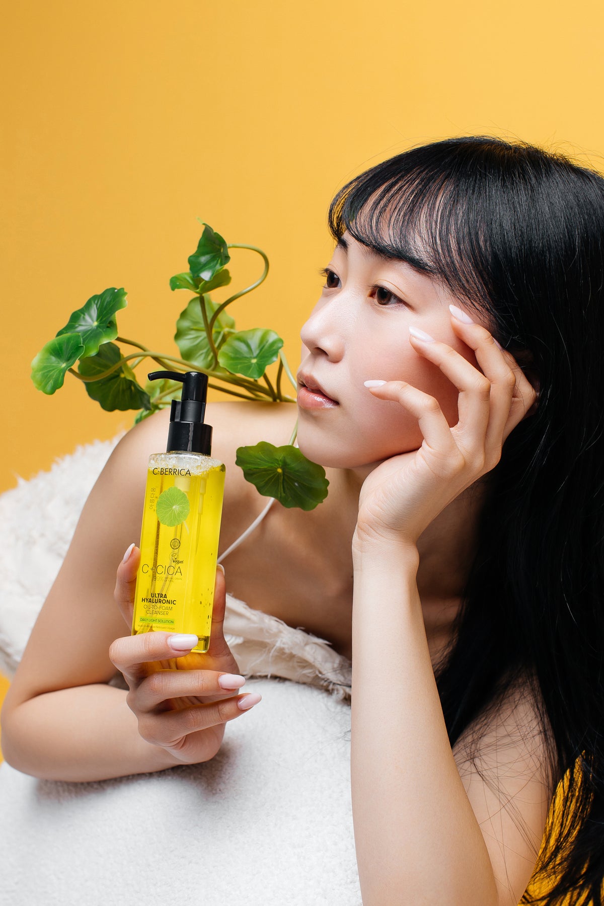 Ultra Hyaluronic OIL-TO-FOAM CLEANSER